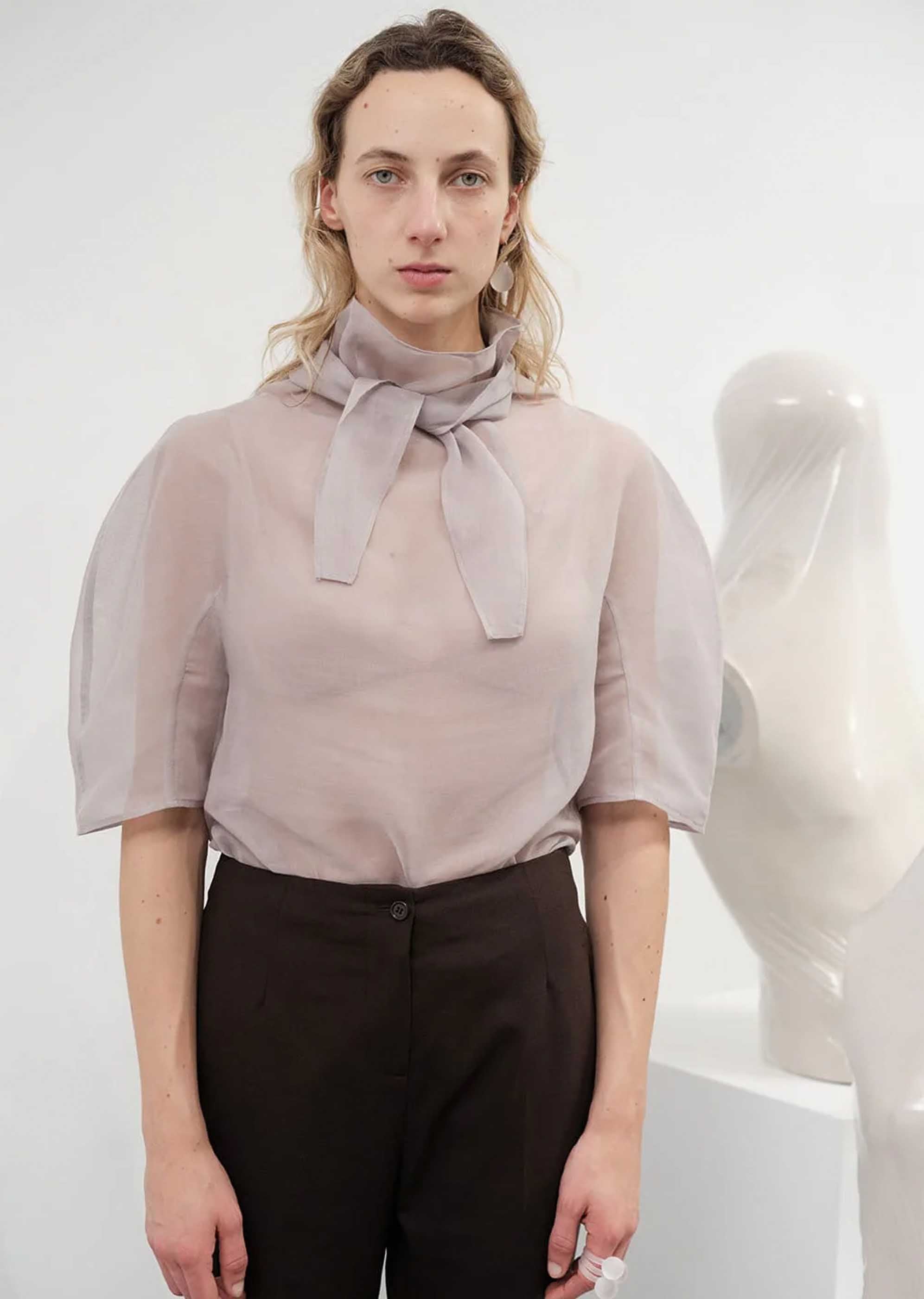 AMOMENTO: Grey Knotted Collar Top | 157Moments