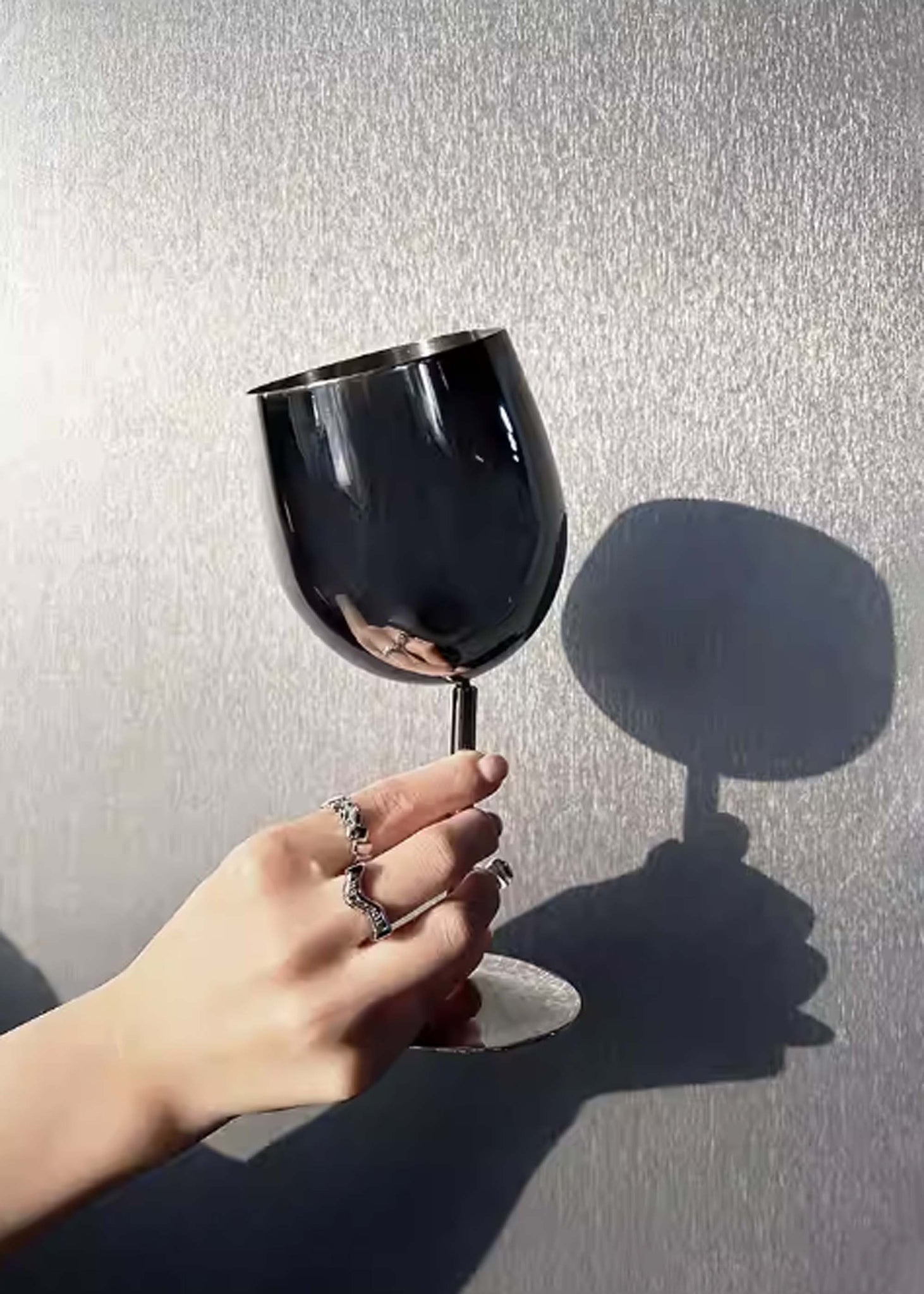TOGGLER: Rotate Wine Glass - 157Moments