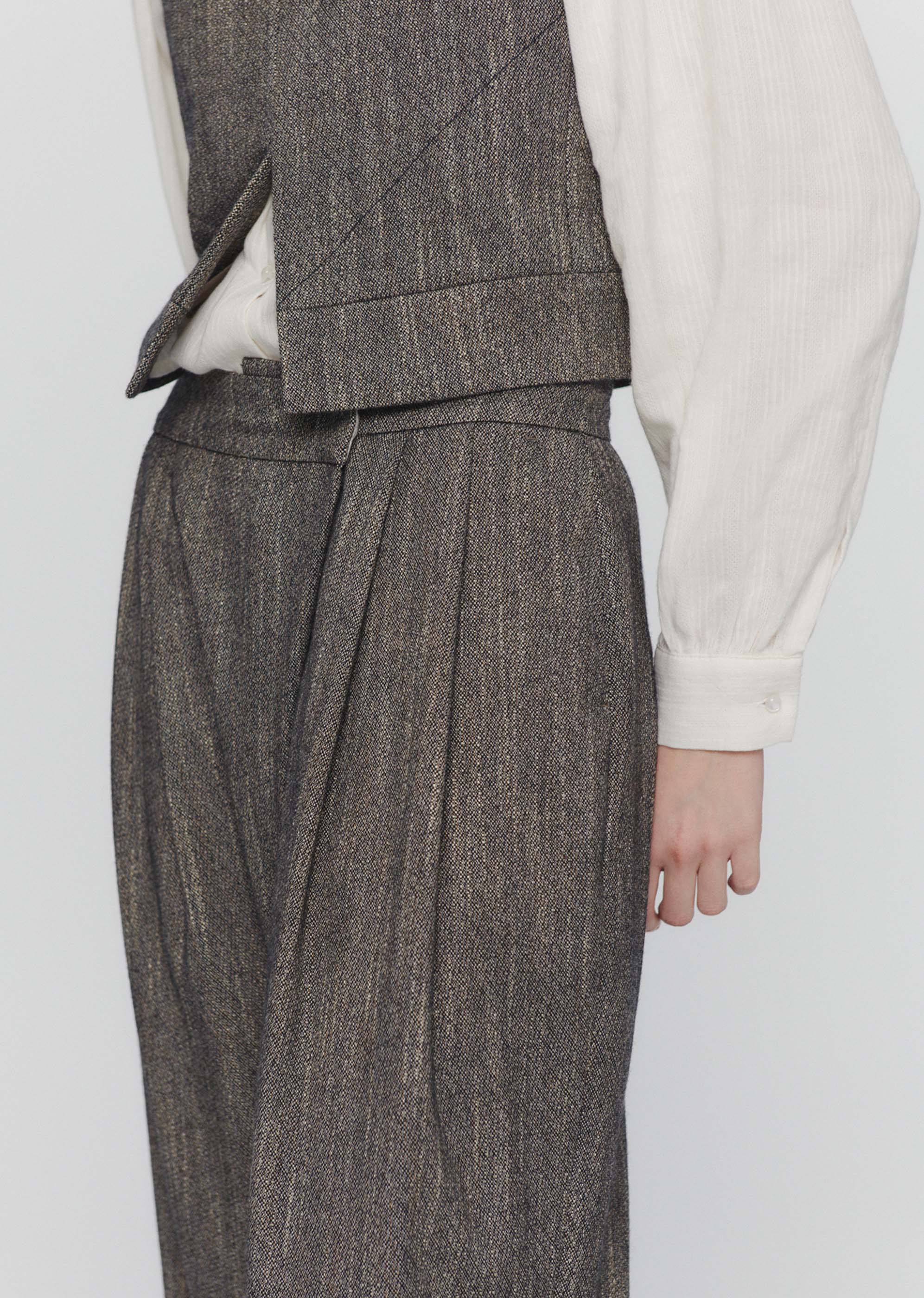 【AMOMENTO】24fw WOOL TWEED WRAP PANTS and wander REWOOL Tweed Wide Pants - Khaki Green | Garmentory